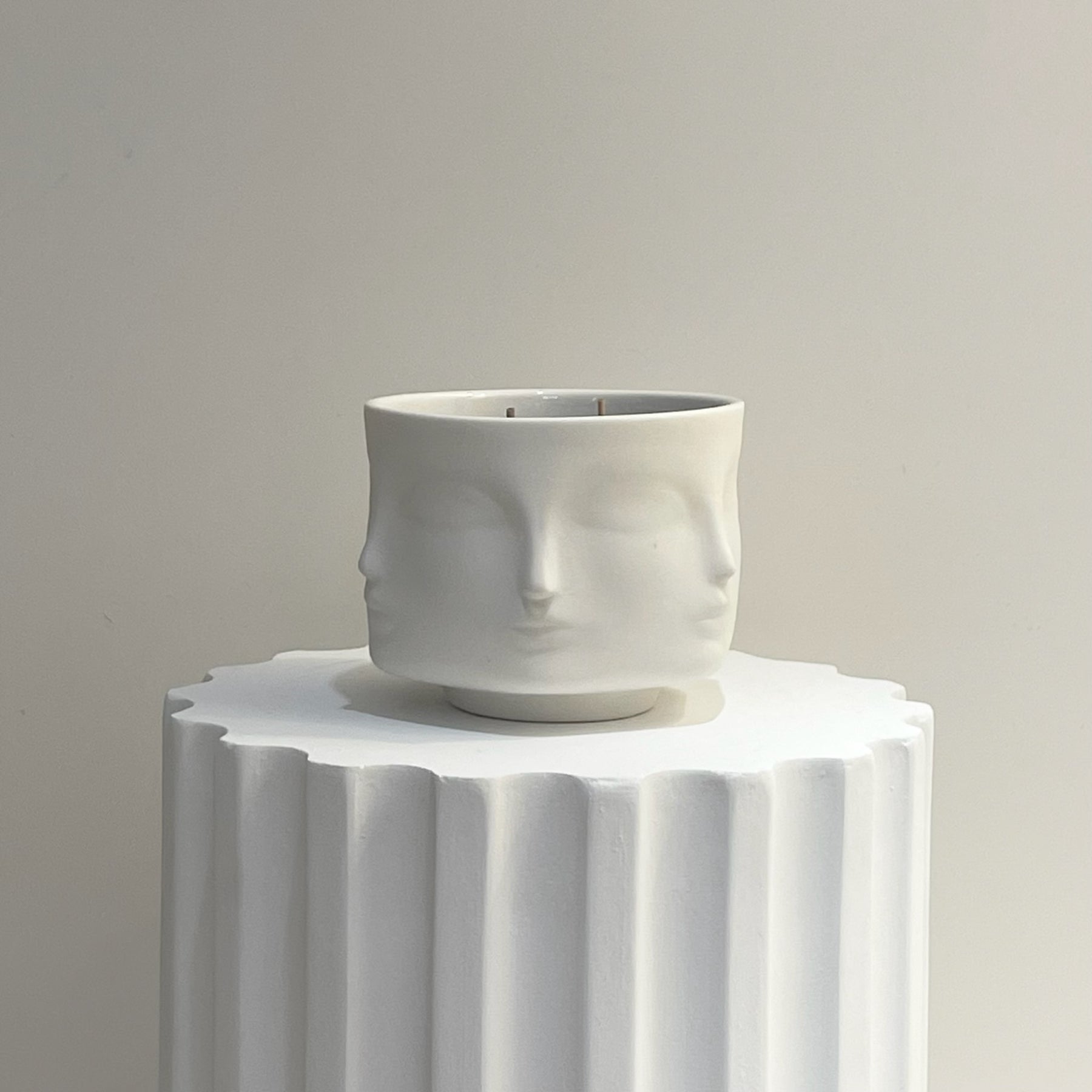 Muse Noir Ceramic Candle