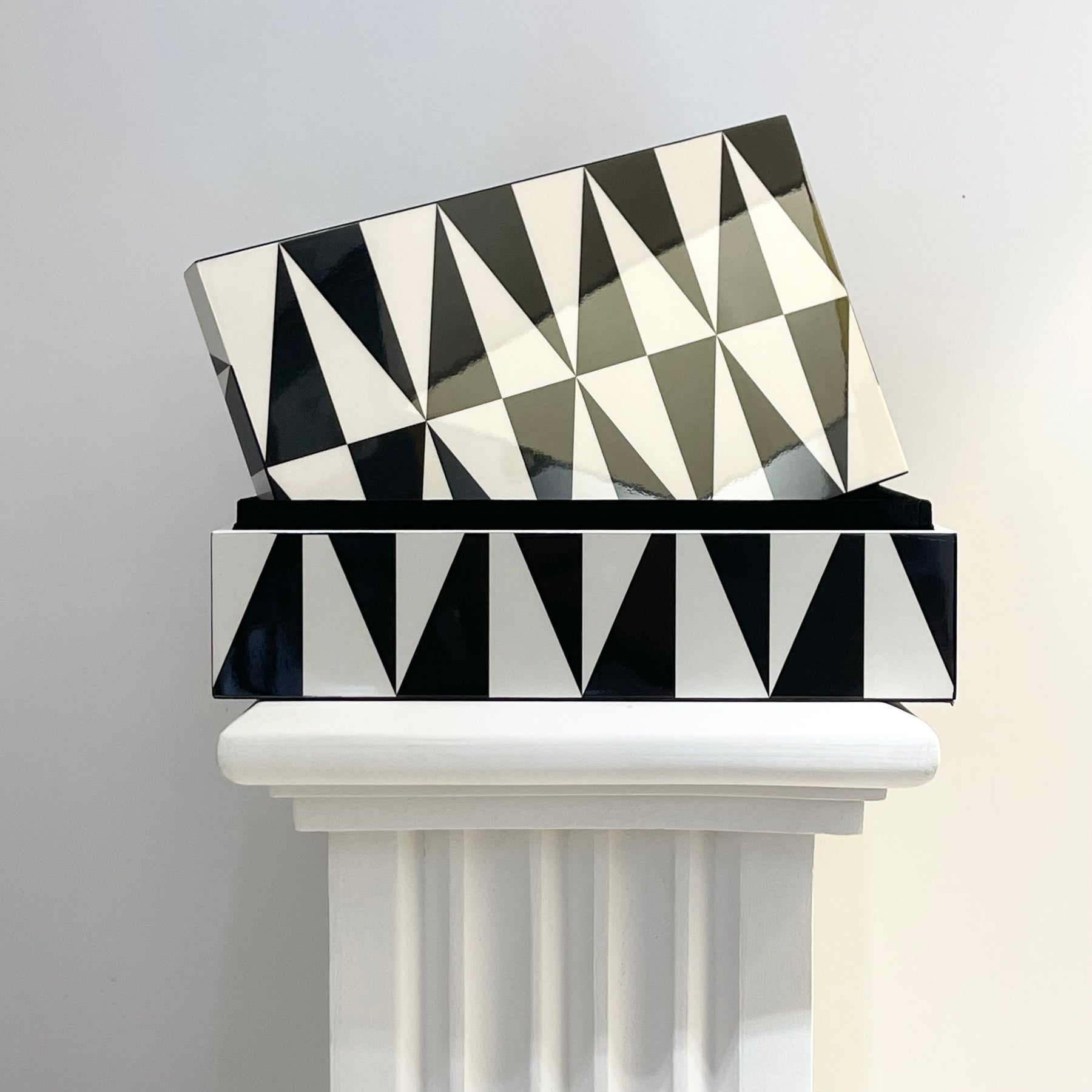 Caja Op Art Mediana. Jonathan Adler