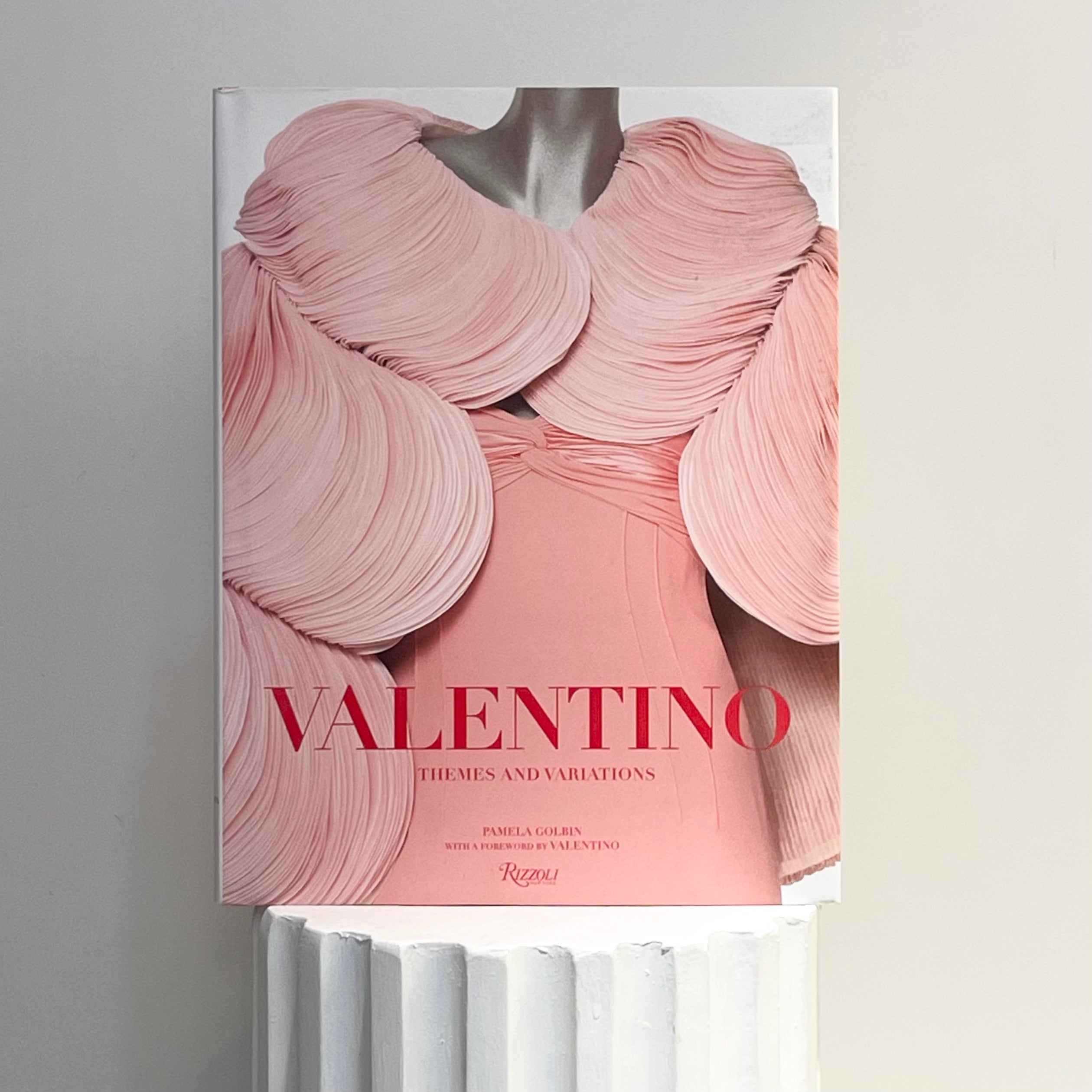 VALENTINO THEMES AND VARIATIONS 洋書　【新品】 IMG_9472.jpg?v=1724431712