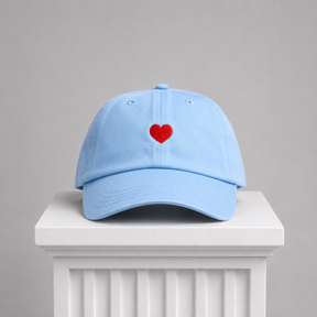 Gorra Azul. Corazón Bordado