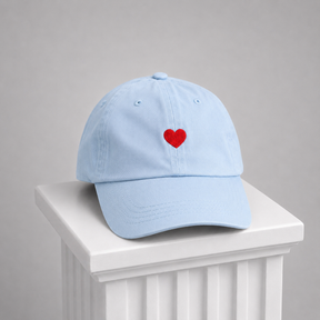 Gorra Azul. Corazón Bordado