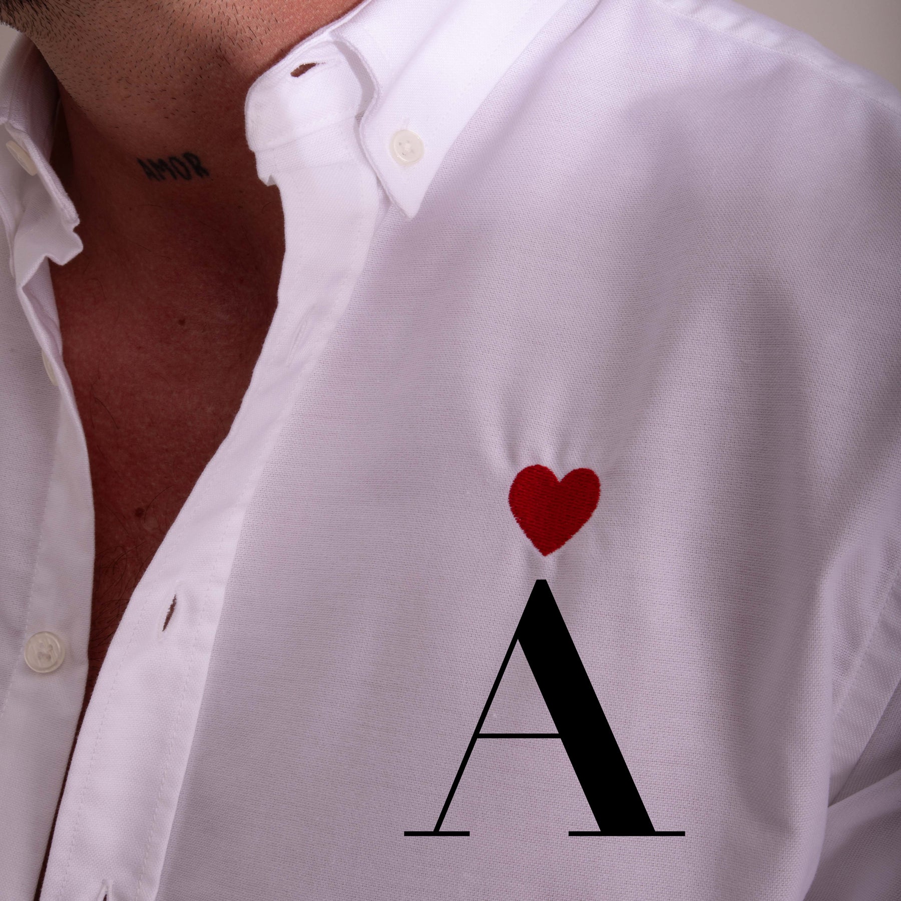 Camisa Oxford Blanca Corazón Personalizada con tu Inicial