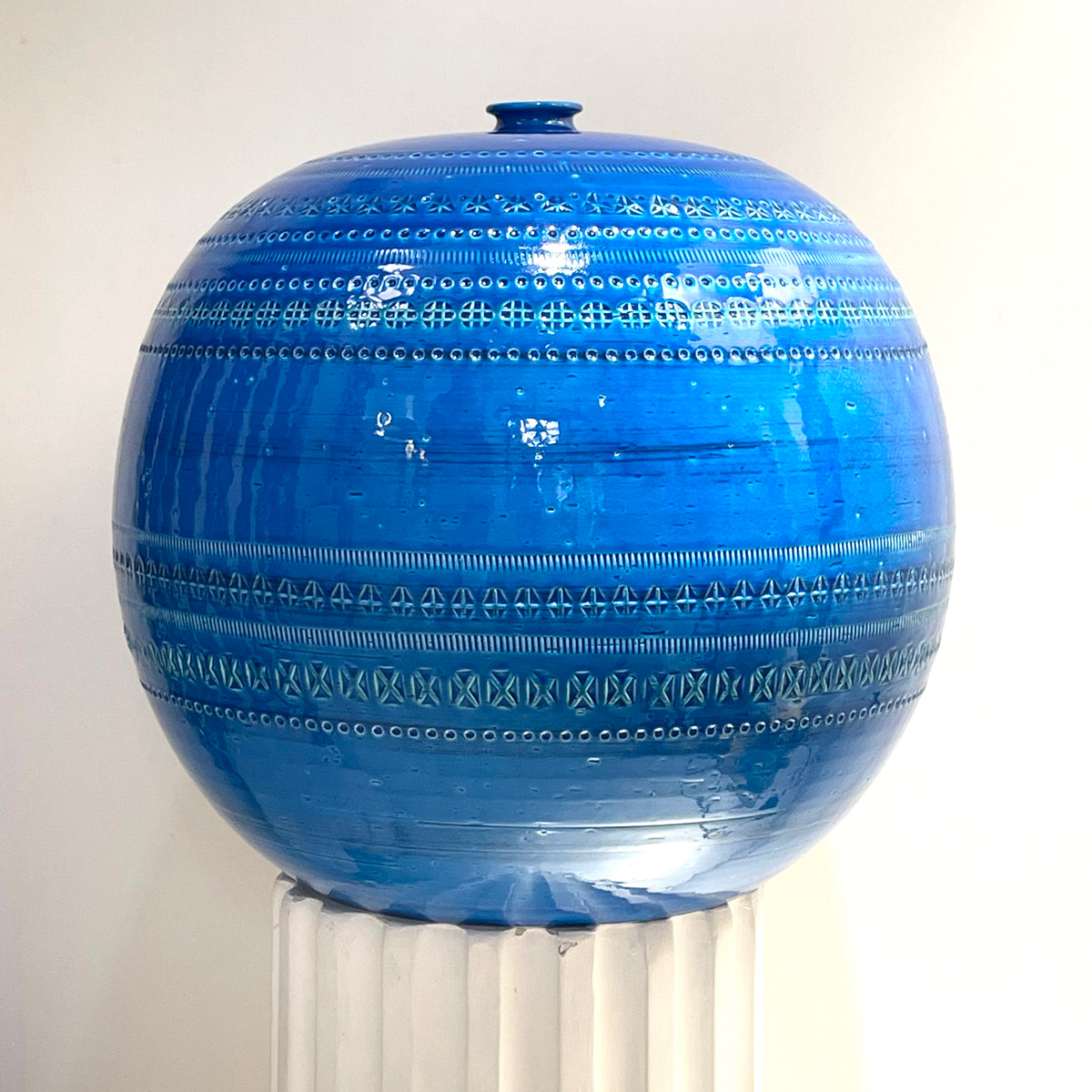 Ceramic Ball Vase. 23 cm