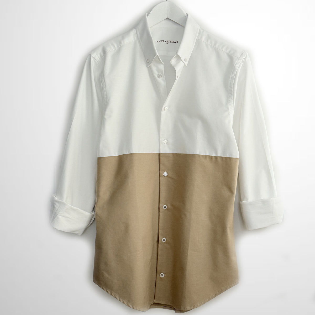 Camisa Oxford Color Block Camel y Blanco