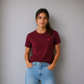 Camiseta Burdeos Corazón Bordado