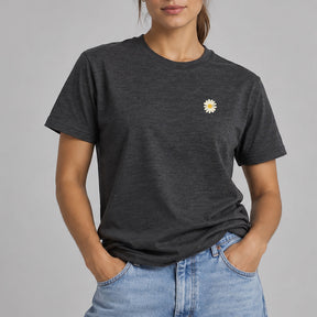 Camiseta Gris Oscuro. The Daisy