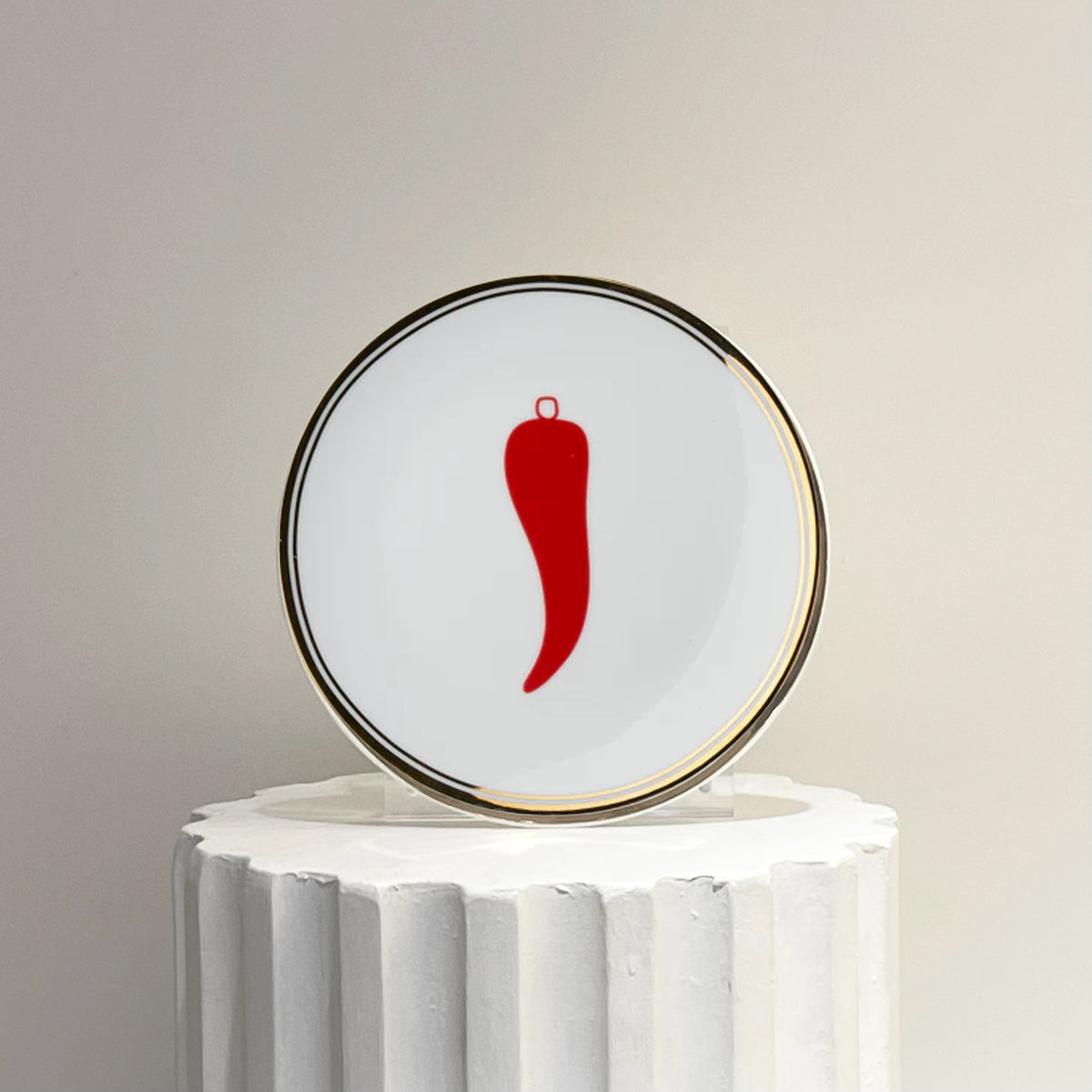 "Horn of Luck" Porcelain Plate . 15 cm