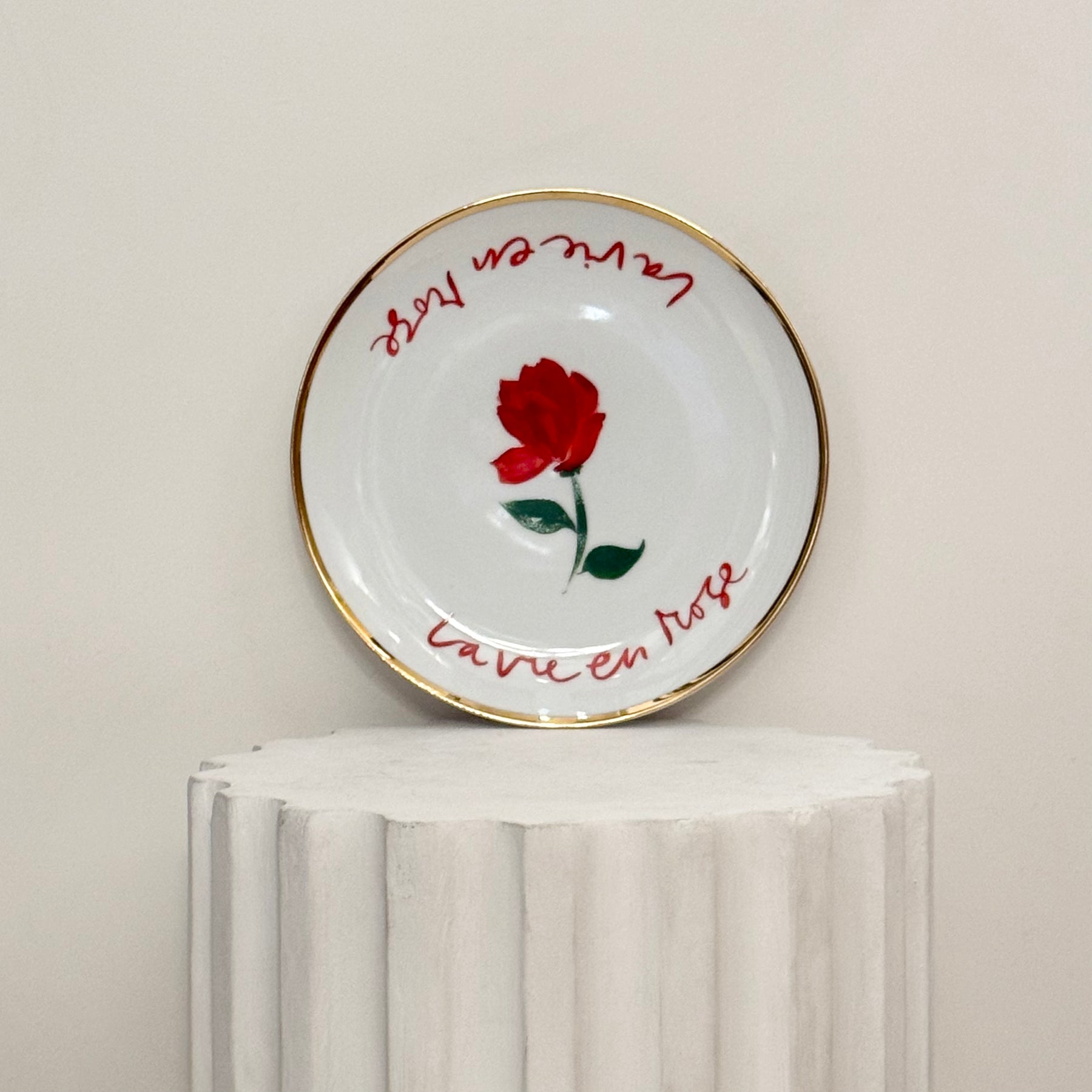 Porcelain Plate "La Vie en Rose"