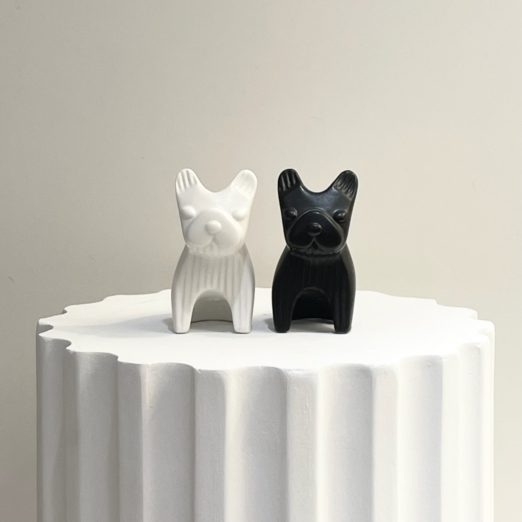 French Bulldog Sal y Pimienta. Jonathan Adler