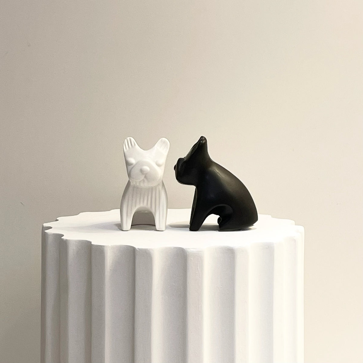 French Bulldog Sal y Pimienta. Jonathan Adler