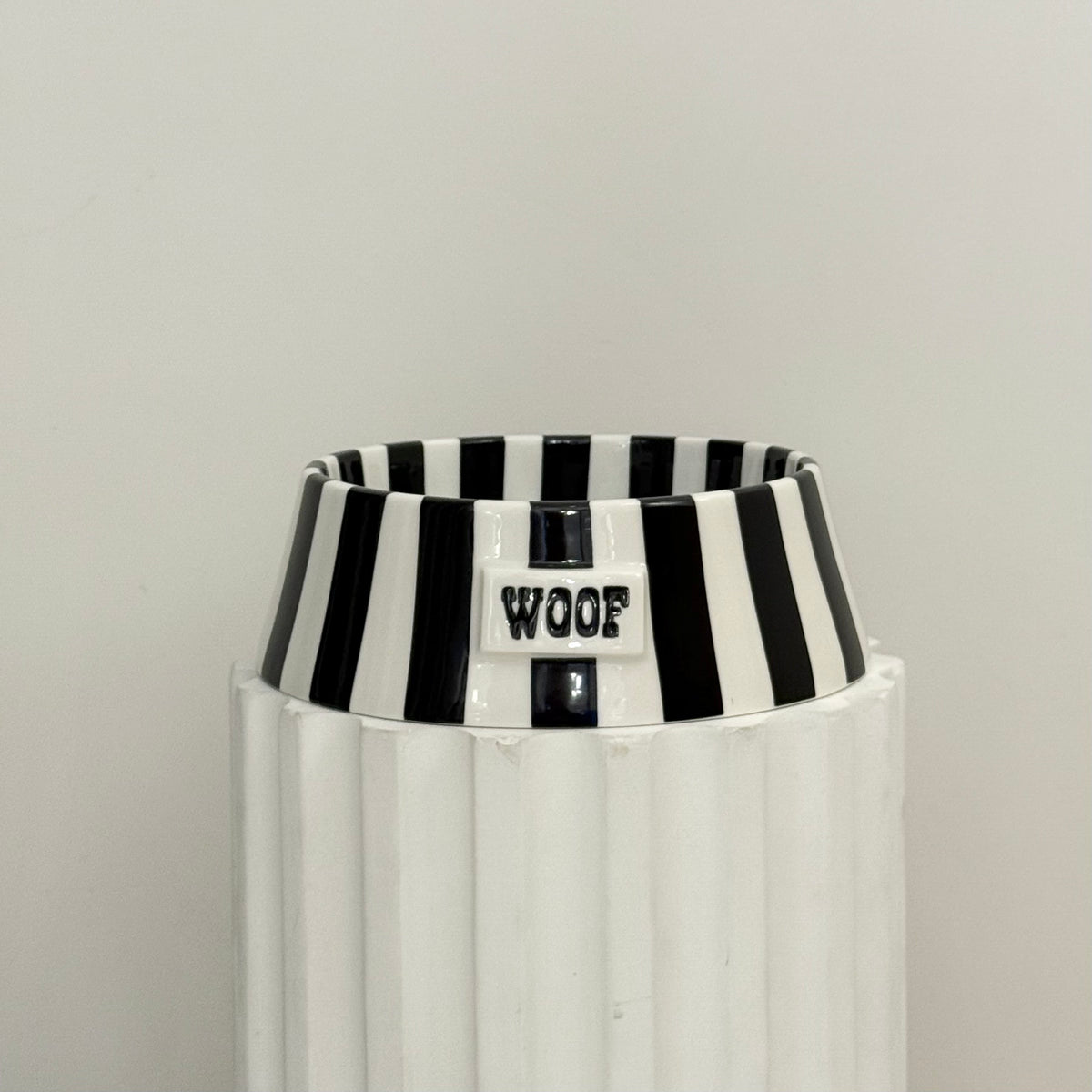 Comedero / Bebedero para Mascotas. Jonathan Adler