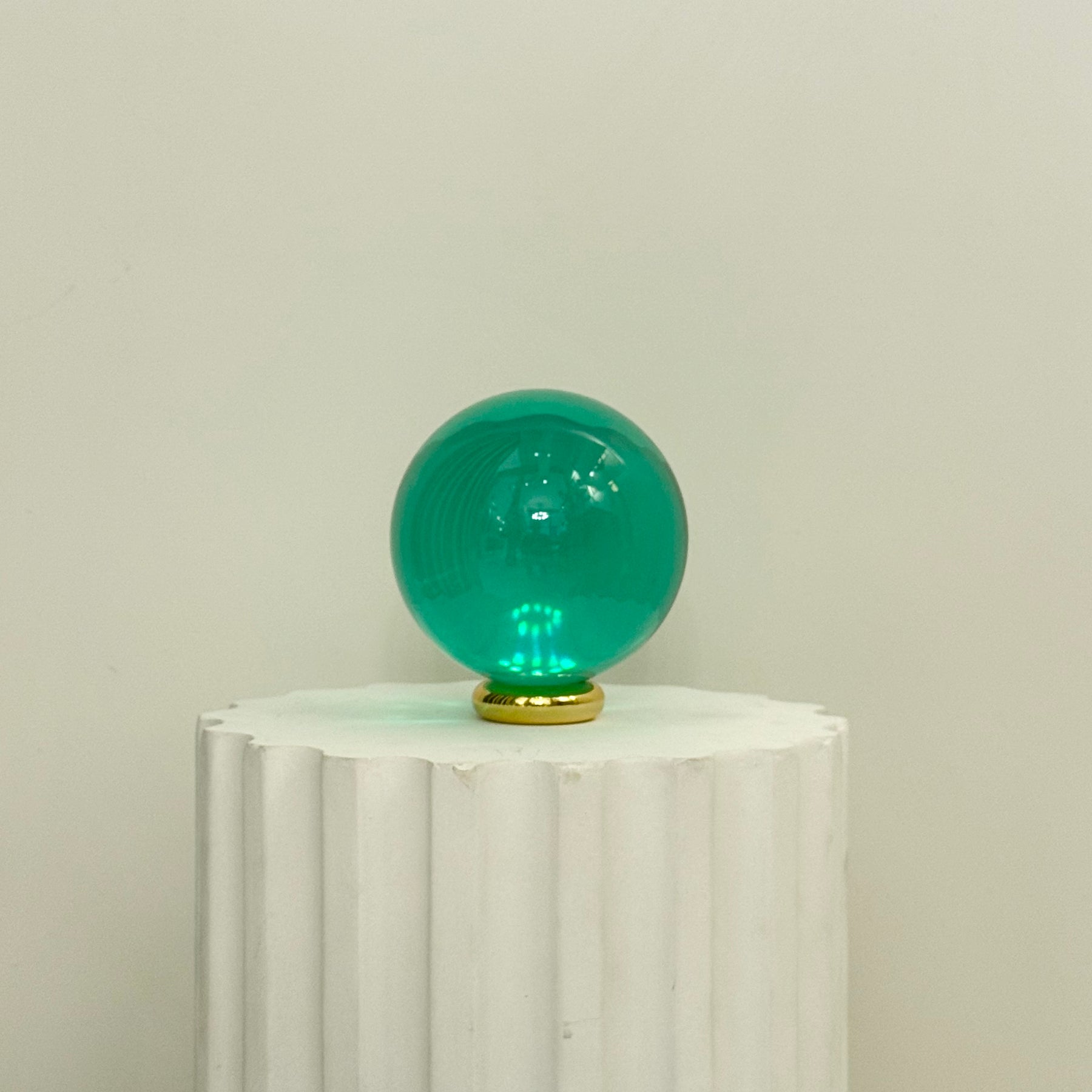 Esfera Acrílico Verde. Jonathan Adler