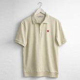 Polo Manga Corta Beige. Corazón Bordado