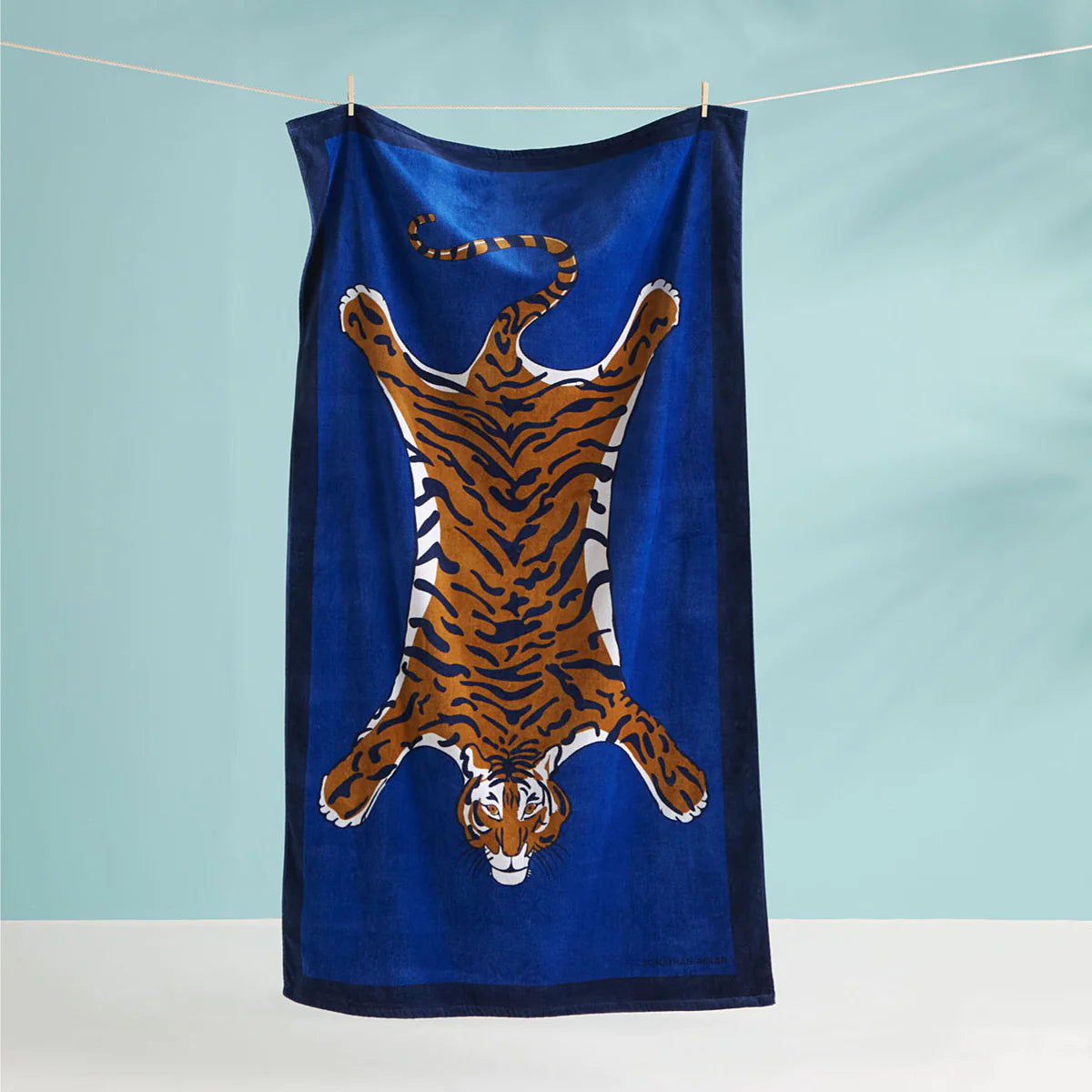 Toalla de Playa Tiger. Jonathan Adler